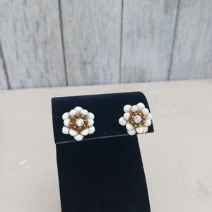 Enamel White Flower Earrings Gold Tone‎ Stud Crystal Middle Elegant